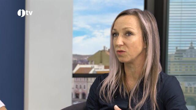 Kristýna Procházková - Oddělení plastické chirurgie a Jana Duco, Oddělení vnitřních a vnějších vztahů Nemocnice ČB